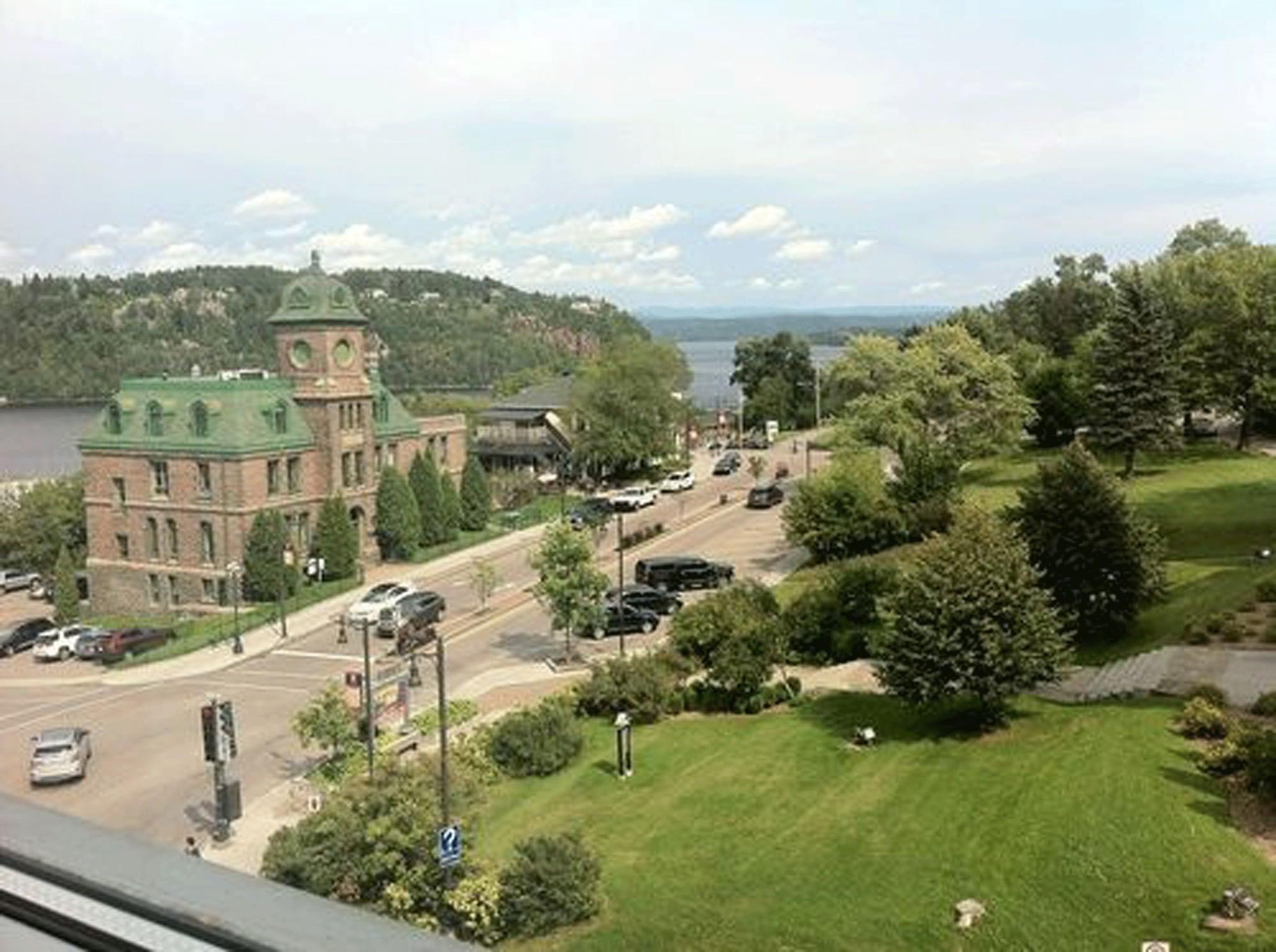 Hotel Chicoutimi, Affilie A Hyvi 외부 사진