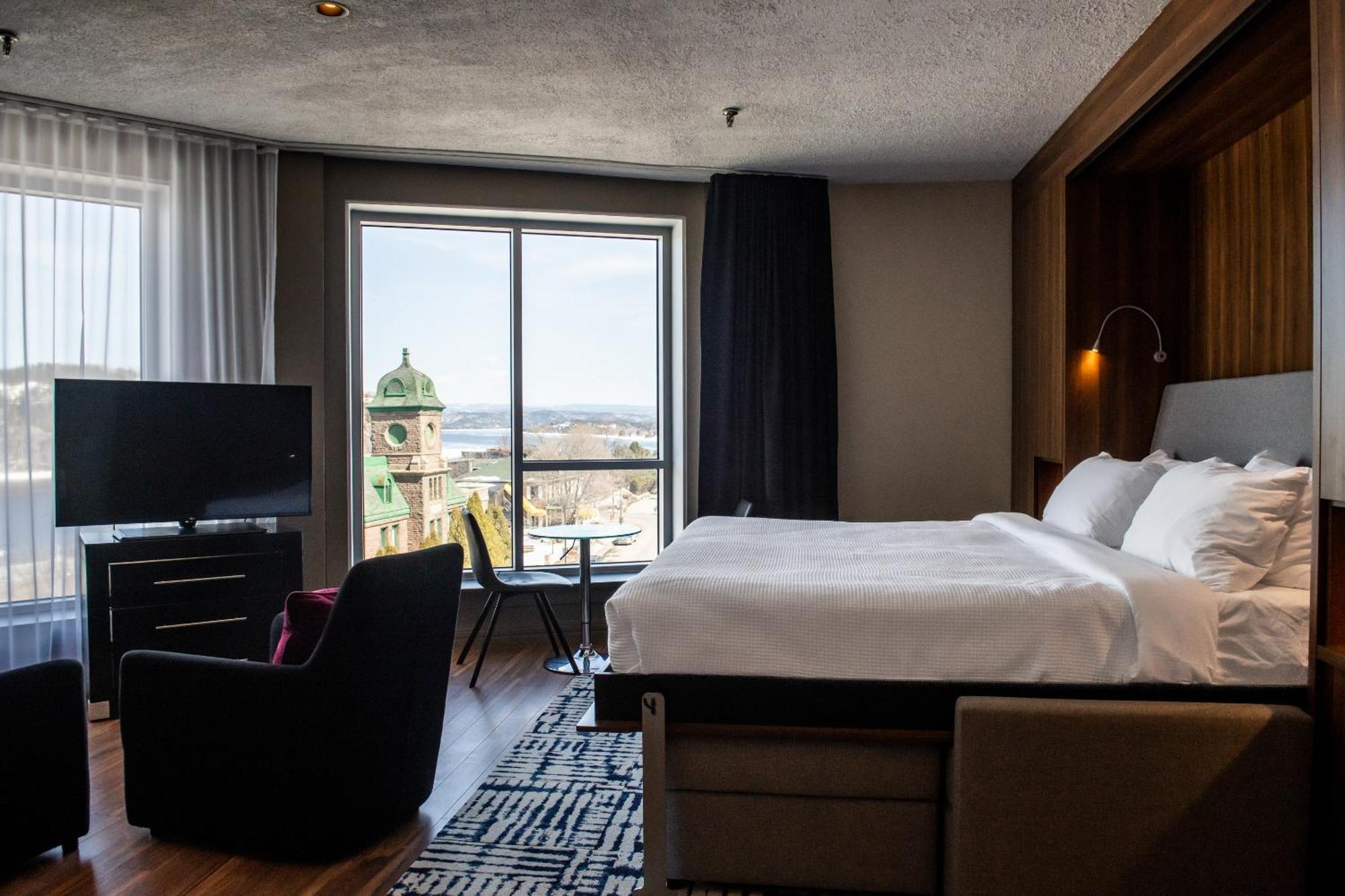 Hotel Chicoutimi, Affilie A Hyvi 외부 사진